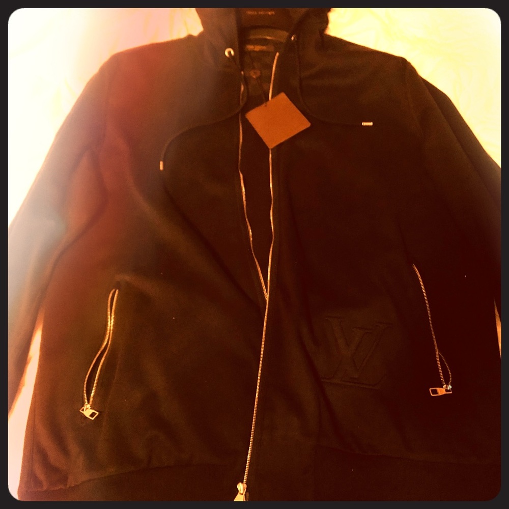 LV zip-up men’s Sweater. size L